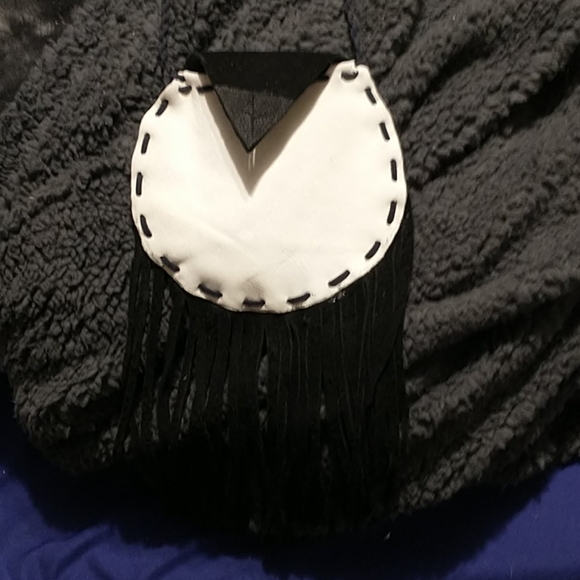 Gifted - Black & White Buck Skin fringed circle bag - Picture 1 of 2
